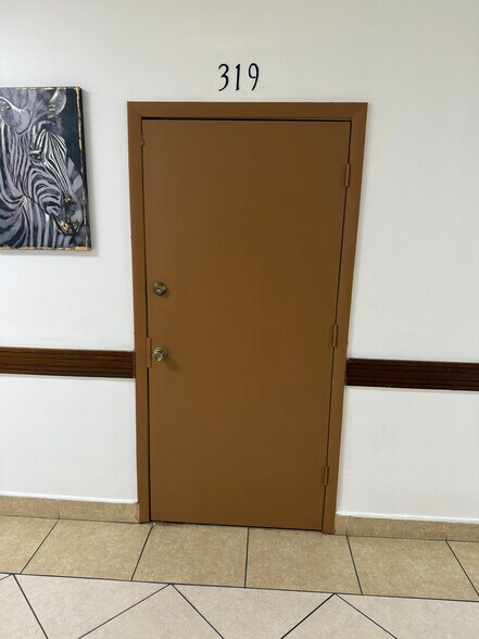 More Photos Of 3801 N University Dr, Sunrise Storefront Retail Office For Lease