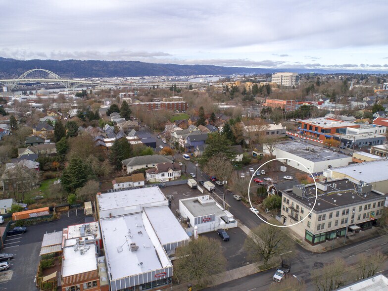 More Photos Of 317 NE Sacramento St, Portland Office For Sale