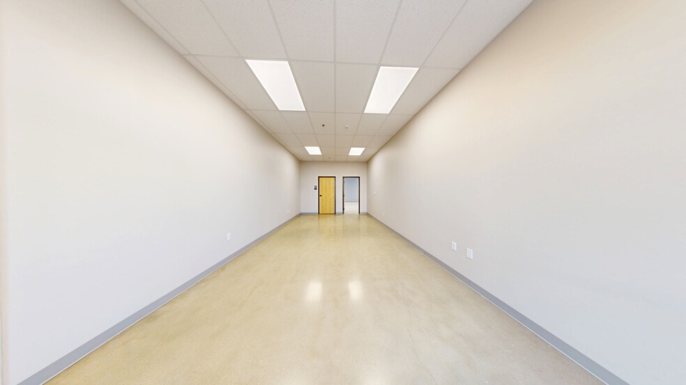 More Photos Of 7001 W. I-10, San Antonio Office For Lease