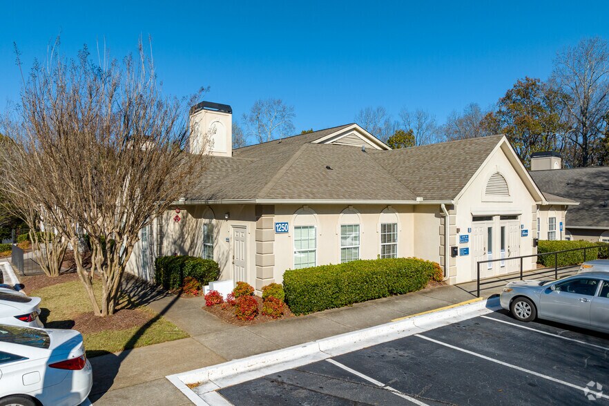 Primary Photo Of 1250 Upper Hembree Rd, Roswell Medical For Lease