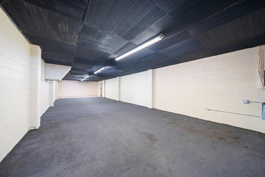 More Photos Of 10509 Dixie Hwy, Louisville Freestanding For Lease