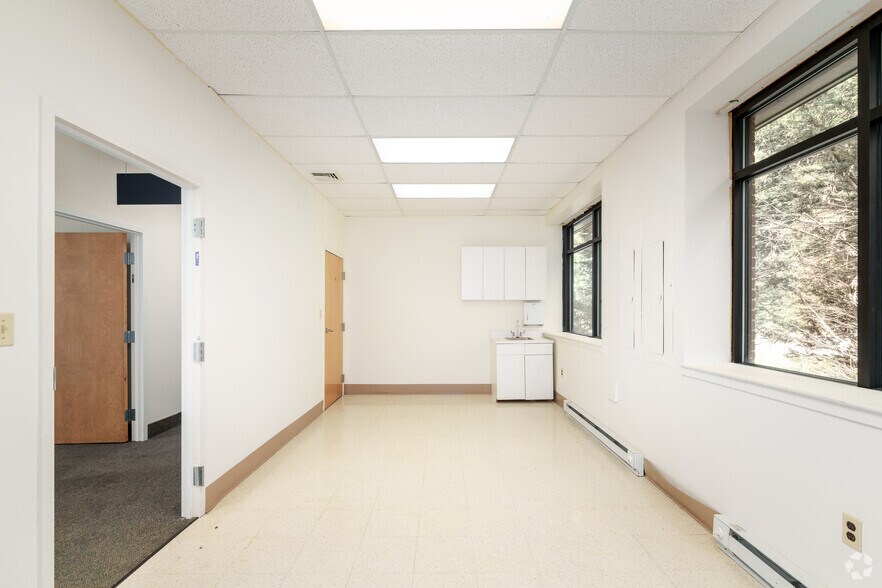 More Photos Of 8200 Flourtown Ave, Wyndmoor Medical For Sale