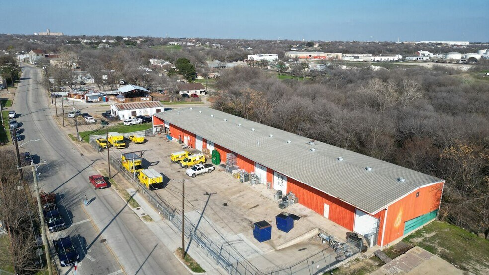 More Photos Of 2312 Decatur Ave, Fort Worth Industrial For Sale