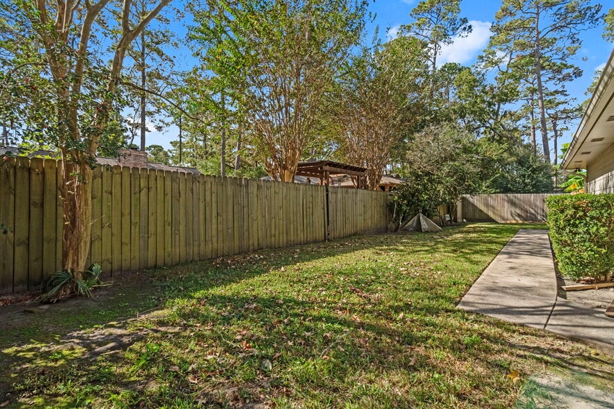 More Photos Of 1930 River Falls Dr, Kingwood Assisted Living For Sale