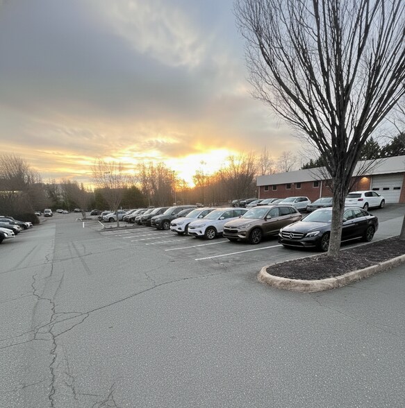 More Photos Of 1389 Richmond Rd, Charlottesville Auto Dealership For Lease
