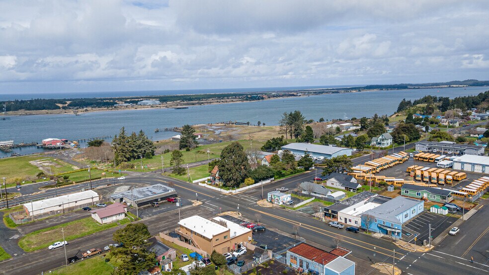 More Photos Of 562 Newmark St, Coos Bay Storefront For Sale
