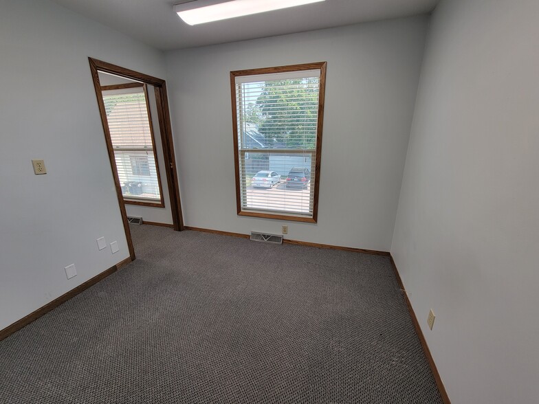 More Photos Of 405 W 34th St, Sioux Falls Office For Lease