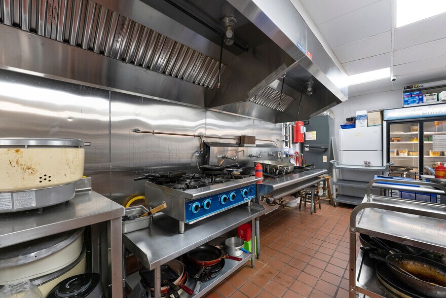 More Photos Of 140 E Felton Rd, Cartersville Restaurant For Sale