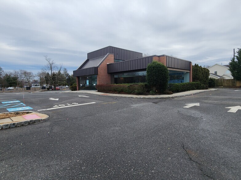 More Photos Of 555 Warren Ave, Spring Lake Heights Bank For Lease