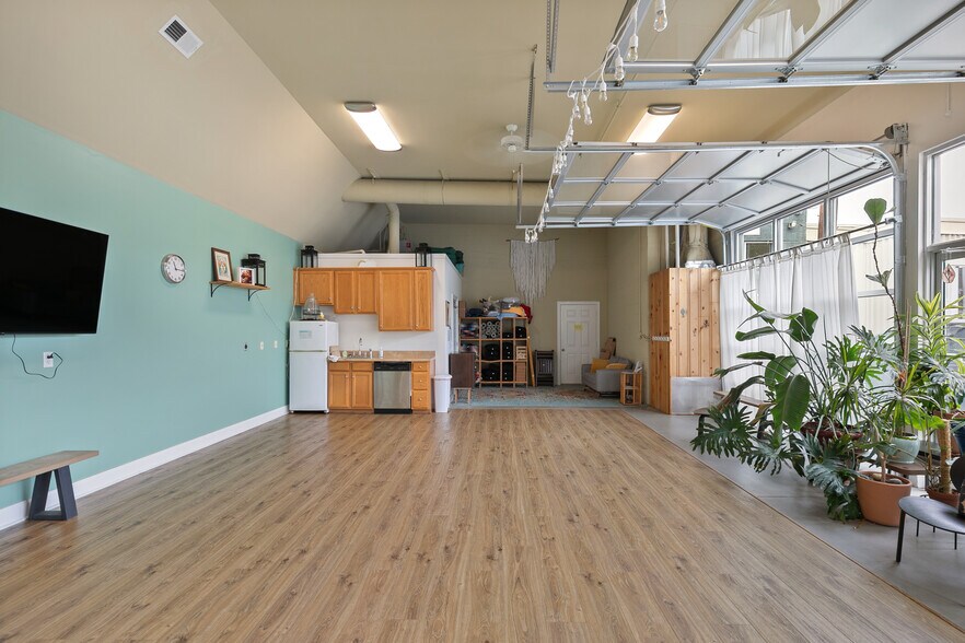 More Photos Of 1726 Altamont Ave, Richmond Warehouse For Lease