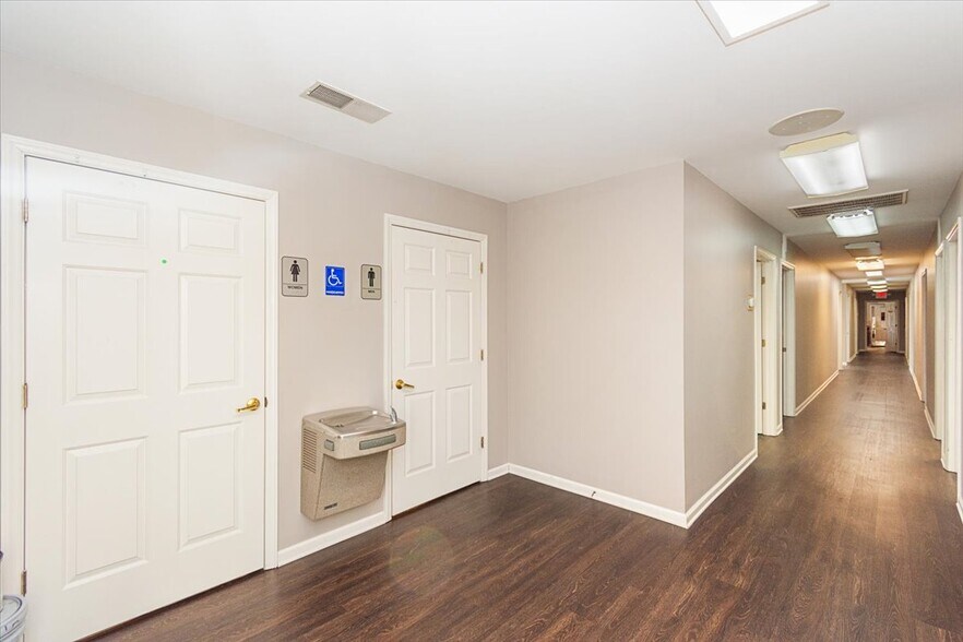 More Photos Of 1980 Old Fort Pky, Murfreesboro Office For Lease