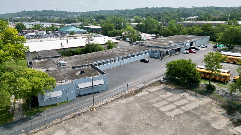 Primary Photo Of 7820 Reading Rd, Cincinnati Warehouse For Lease