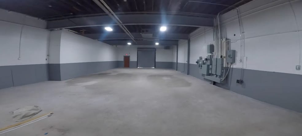 More Photos Of 4 Alcap Rdg, Cromwell Manufacturing For Lease