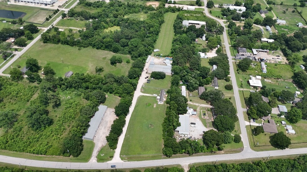 More Photos Of 27930 Calvert Rd, Tomball Warehouse For Sale