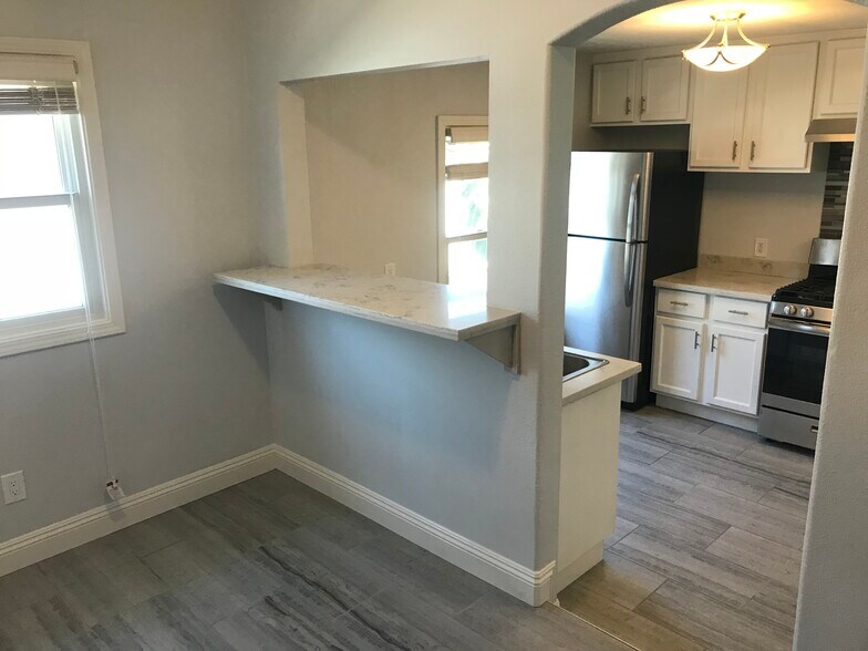 More Photos Of 2620 T St, Sacramento Storefront Retail Residential For Sale