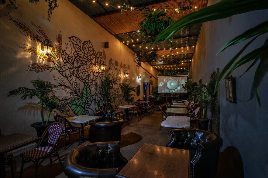 More Photos Of 7313 Santa Monica Blvd, West Hollywood Storefront Retail Office For Sale