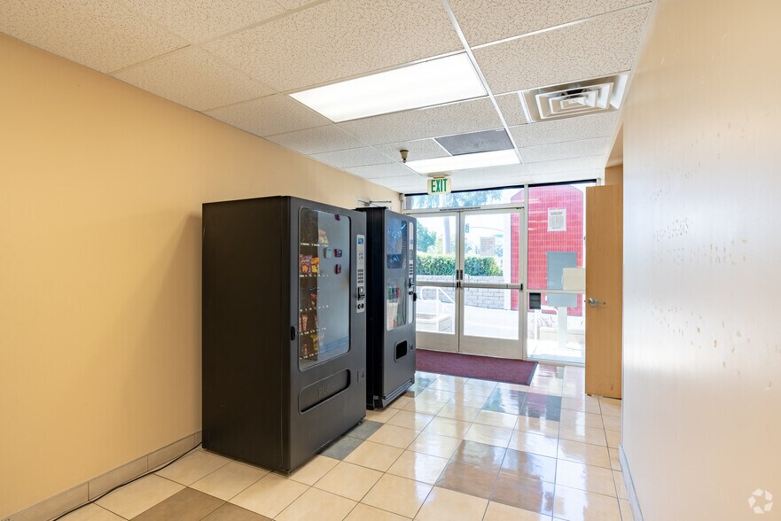 More Photos Of 421 S Glendora Ave, West Covina Medical For Lease