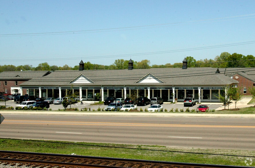 More Photos Of 9056 Poplar Pike, Germantown Freestanding For Lease