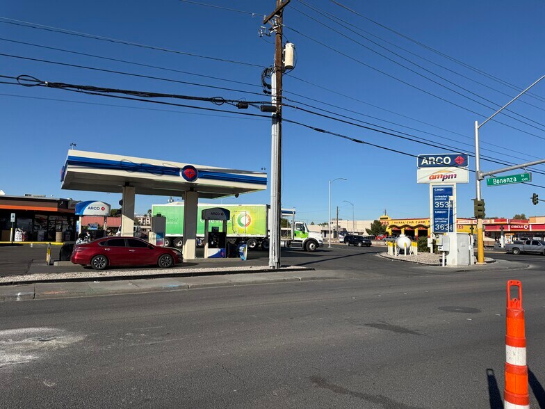 More Photos Of 551 N Lamb Blvd, Las Vegas Service Station For Sale