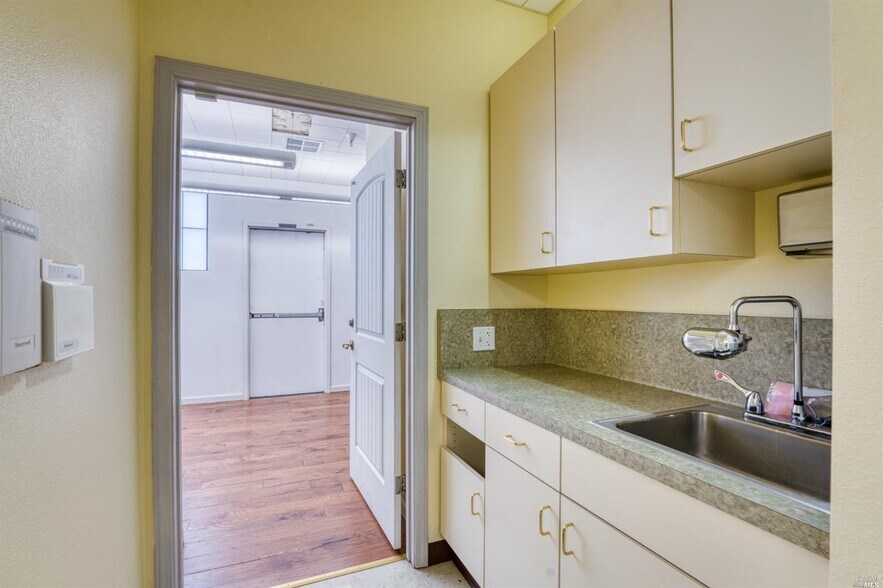 More Photos Of 3720 Main St, Kelseyville Drugstore For Sale