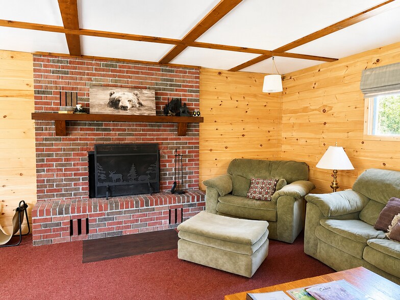 More Photos Of W17461 Norton Rd, Gould City Hotel For Sale