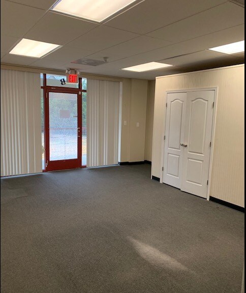 More Photos Of 203 N Franklin St, Remington Storefront Retail Office For Lease