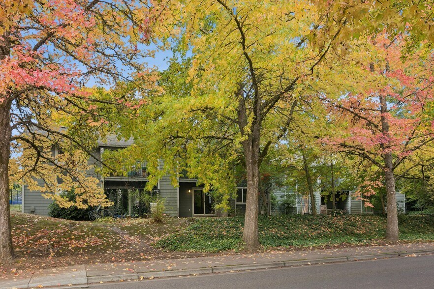 More Photos Of 12145 SW Gingham Ln, Beaverton Apartments For Sale