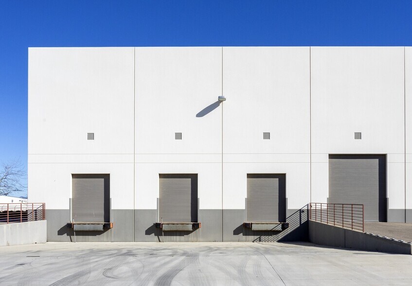 More Photos Of 1401 W Fairway Dr, Santa Maria Warehouse For Sale