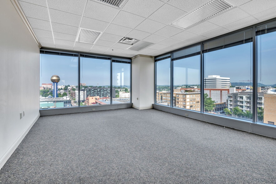 More Photos Of 607 Market St, Knoxville Office For Sale