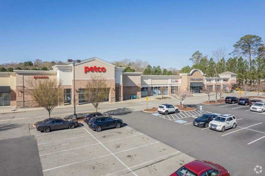 More Photos Of 12551 Jefferson Ave, Newport News General Retail For Lease