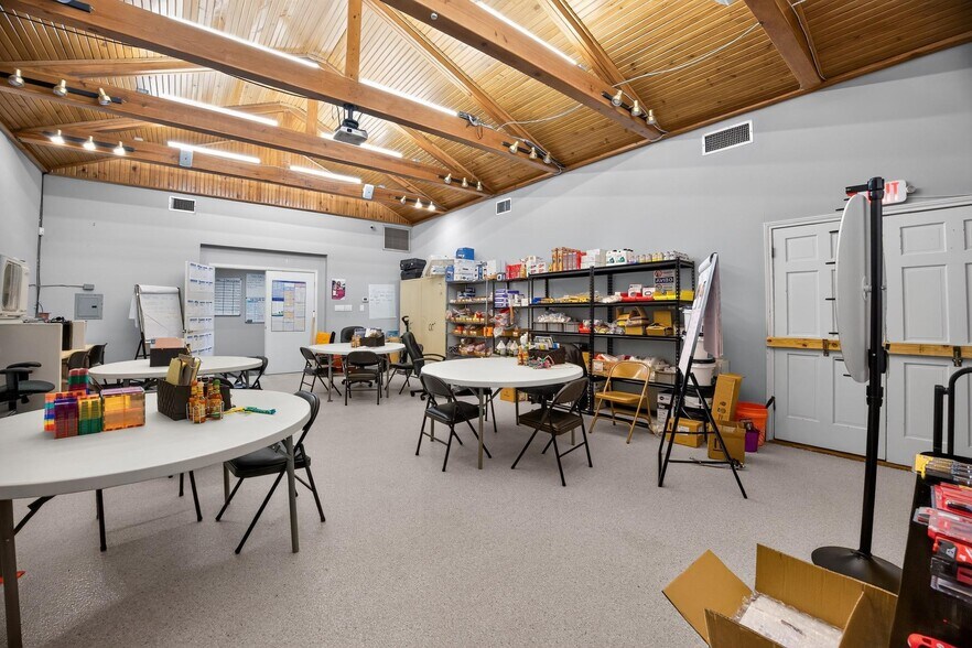 More Photos Of 9326 Kay Ln, Houston Office Residential For Sale