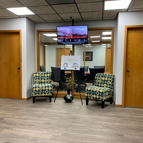 More Photos Of 6361 Presidential Ct, Fort Myers Coworking Space