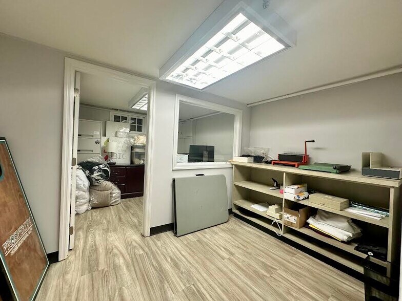 More Photos Of 538 Bloomfield Ave, Verona Storefront Retail Office For Lease