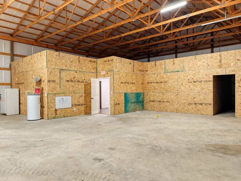 More Photos Of 22000 Main St E, Huntingdon Distribution For Sale