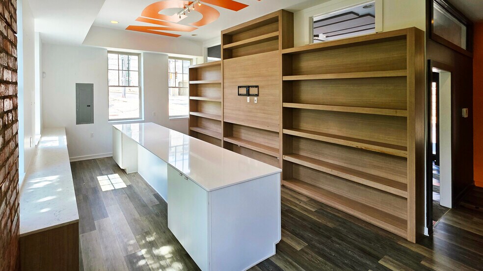 More Photos Of 4590 Main St, Manayunk Office For Lease