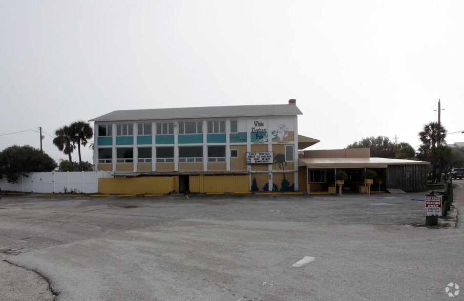 Primary Photo Of 1855 Gulf Blvd, Englewood Bar For Sale