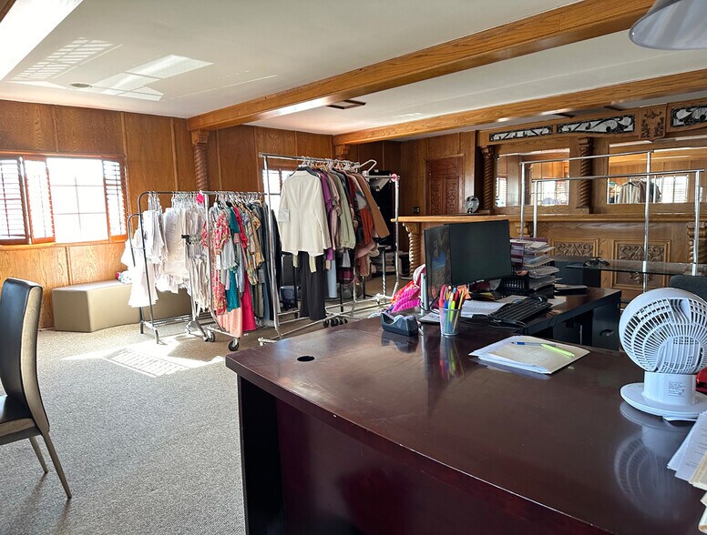 More Photos Of 2537-2553 E 54th St, Huntington Park Manufacturing For Sale