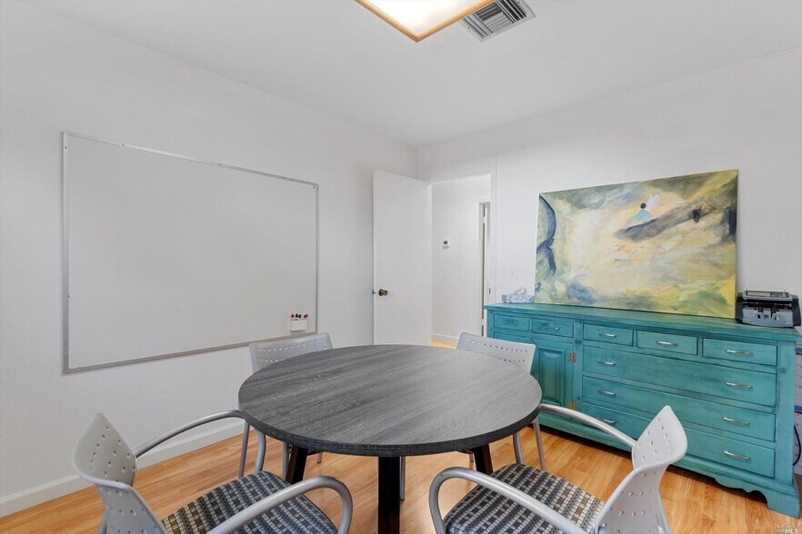 More Photos Of 455 March Ave, Healdsburg Medical For Sale