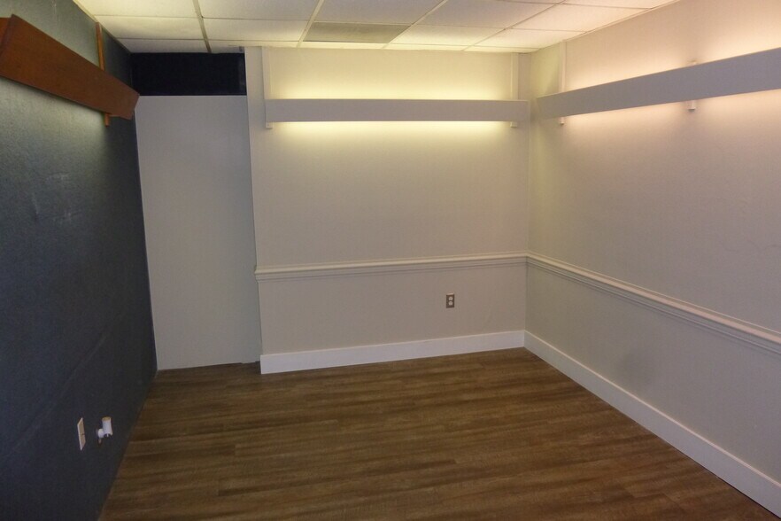 More Photos Of 1209 N Wilcox Dr, Kingsport Healthcare For Lease