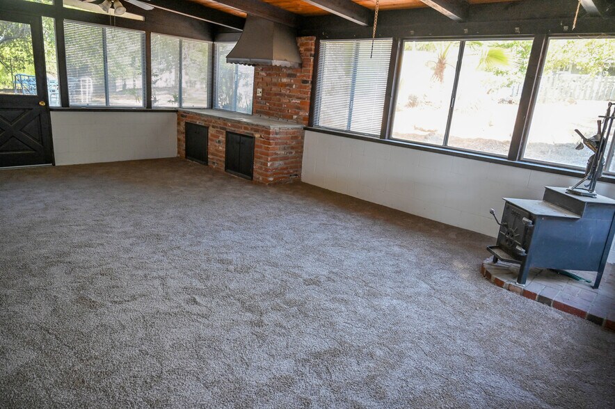 More Photos Of 655 E Alvarado St, Fallbrook Specialty For Lease