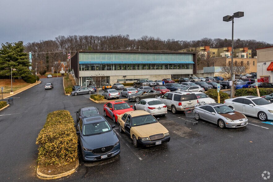 More Photos Of 322 40th St NE, Washington Office For Lease