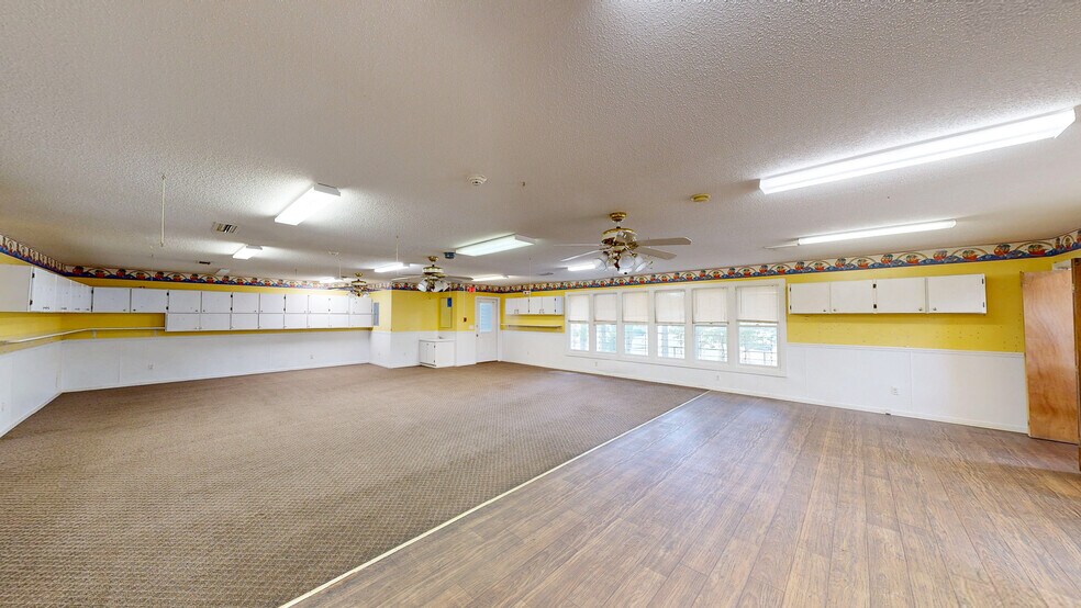 More Photos Of 104 N Herring St, Dothan Office For Sale