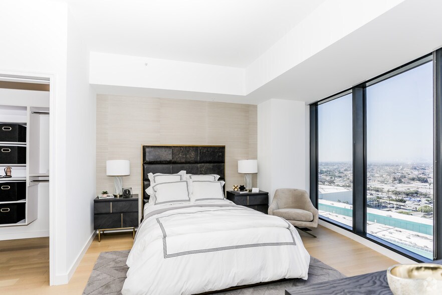 More Photos Of 1200 S Figueroa St, Los Angeles Apartments For Lease