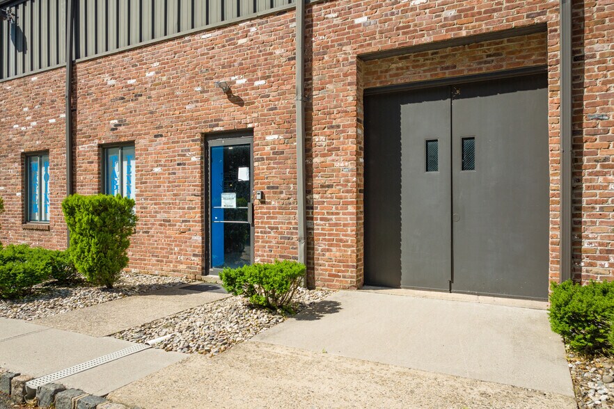 More Photos Of 9 Whippany Rd, Whippany Unknown For Lease