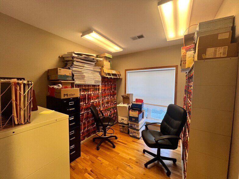 More Photos Of 4135 Old Town Rd, Huntingtown Office Residential For Lease