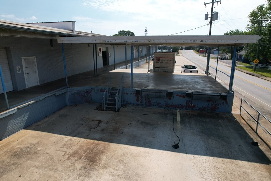 More Photos Of 108 Pennsylvania Ave, Greer Light Distribution For Sale