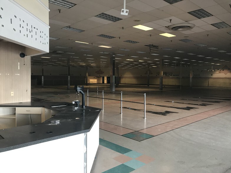 More Photos Of 800 Noble St, Anniston Freestanding For Lease