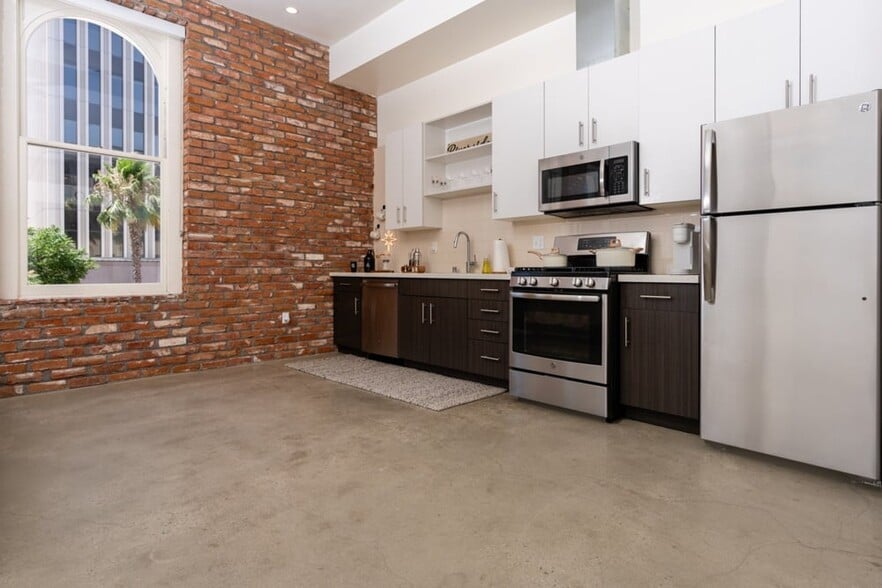 More Photos Of 3750 Main St, Riverside Apartments For Lease