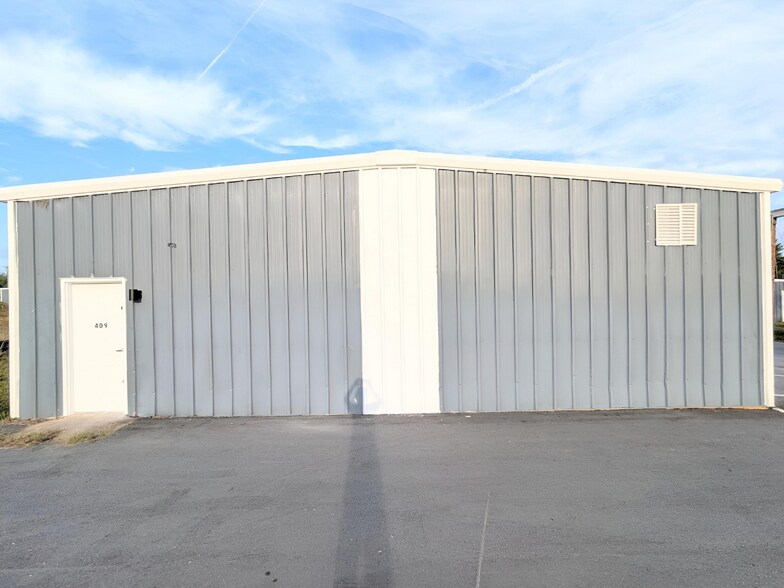 More Photos Of 409 Westbrook Ct, Spartanburg Service For Lease
