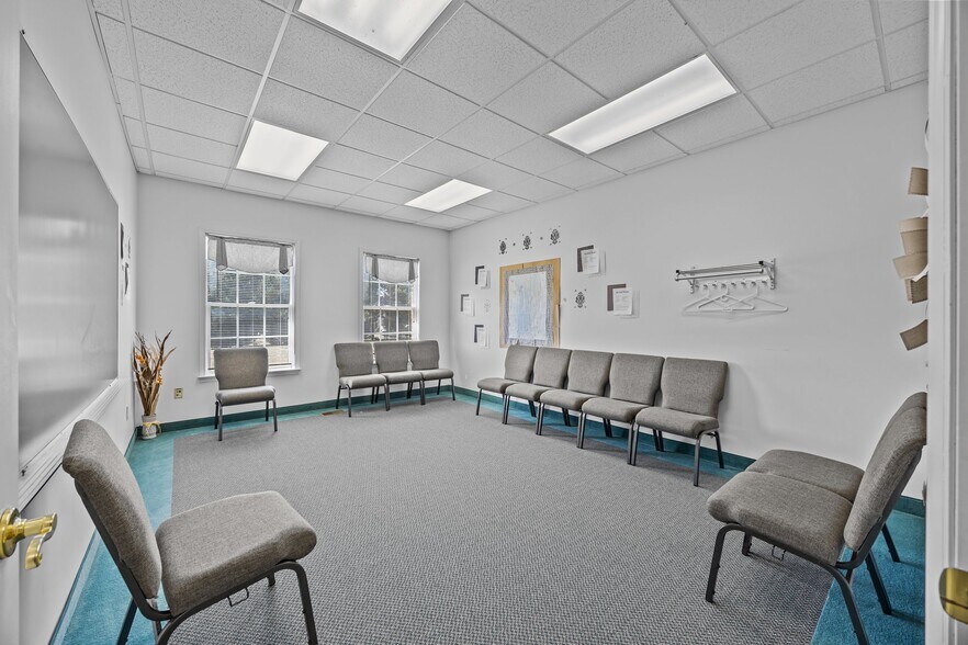 More Photos Of 188 Wiggins Rd, Mooresville Specialty For Sale